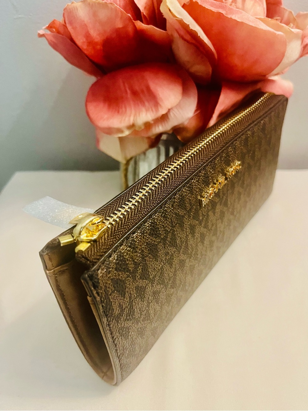 MICHAEL KORS NWT Quarter Zip Jet Set Travel Wallet With The Brown Signature Logo - Picture 4 of 5